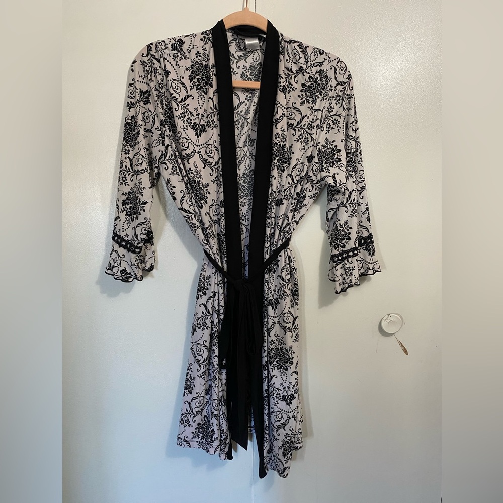 Studio Donatello Black & White Floral Lounge Robe with Belt size XL